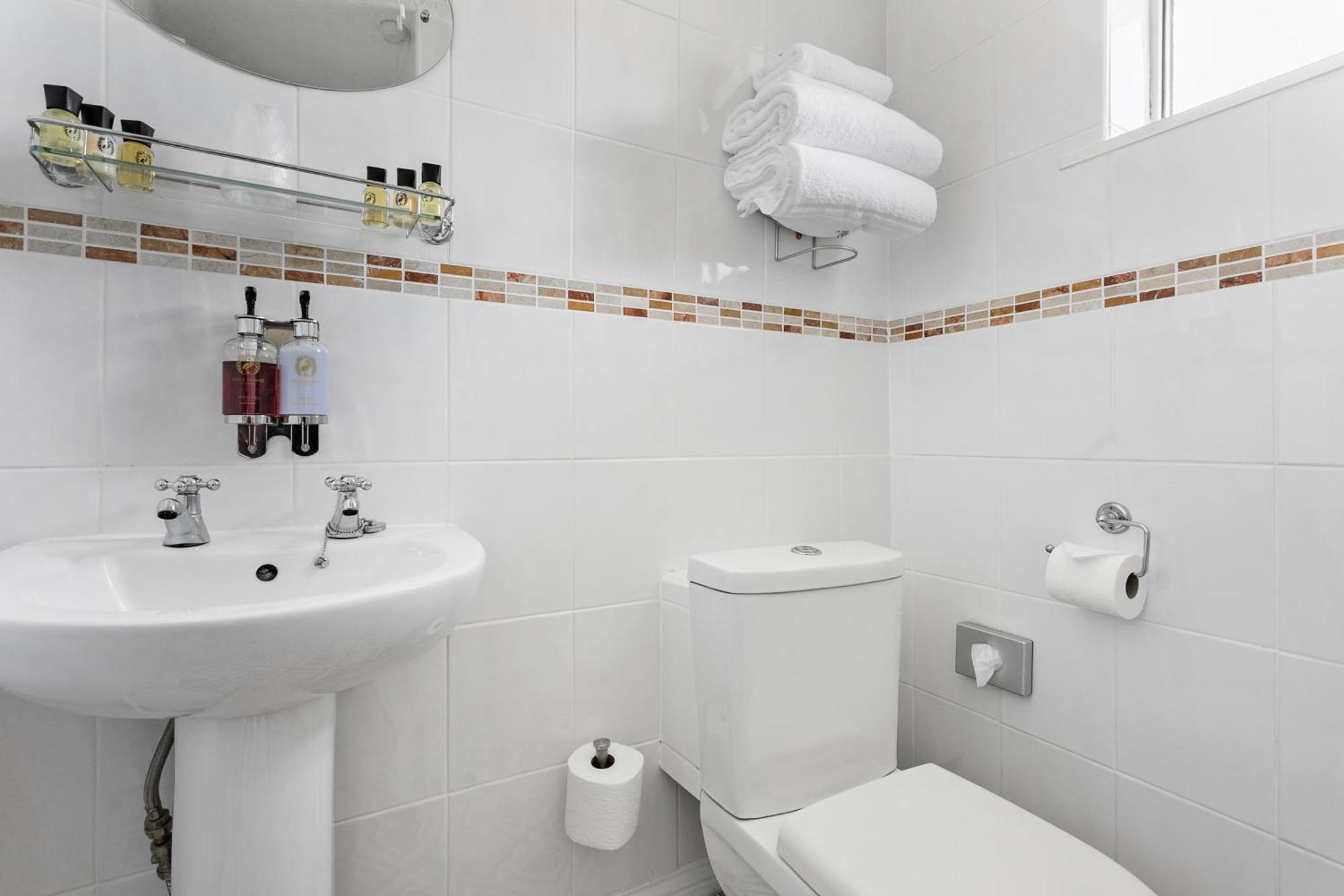 The Station Guest House Galmpton Luaran gambar